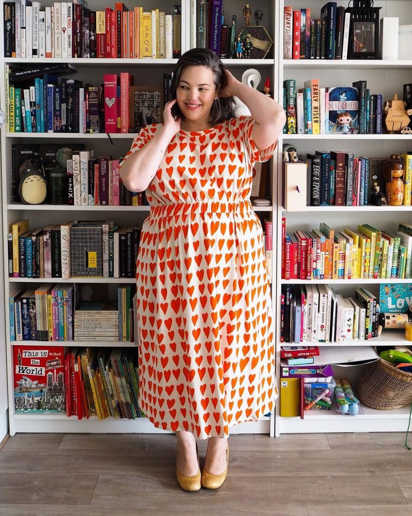 Sew Many Dresses by Tanya Whelan & Sewing Book Reviews